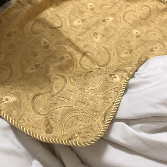 New Queen size Gold bedsheets & 2 pillow cases. - Picture 6 of 6
